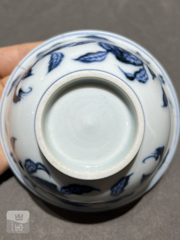 明永乐 青花折枝桃纹杯 - 图9